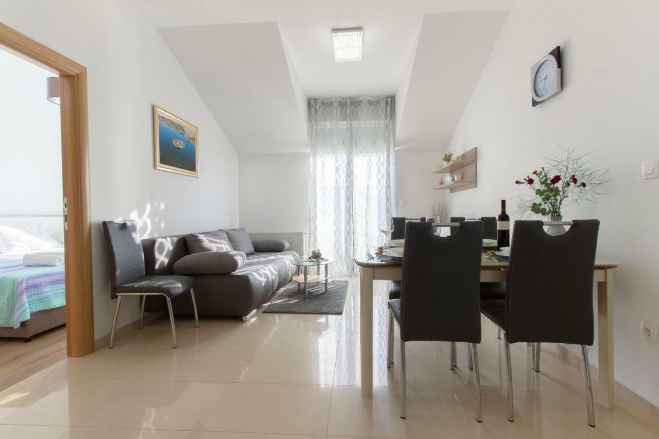 Apartmani Skelin***/**** Kaštela エクステリア 写真