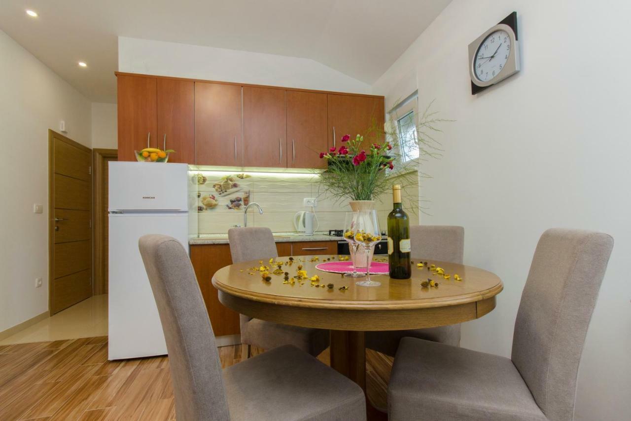 Apartmani Skelin***/**** Kaštela エクステリア 写真