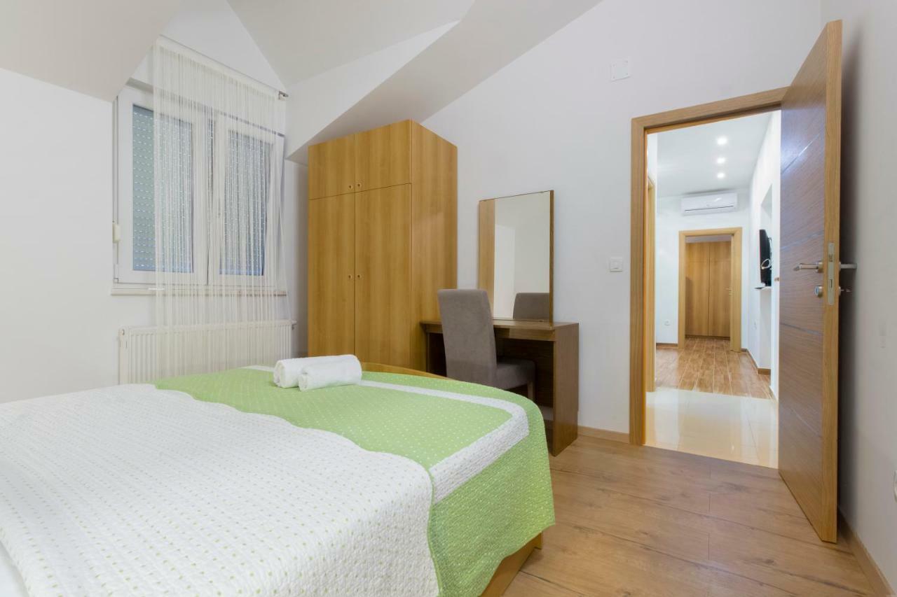 Apartmani Skelin***/**** Kaštela エクステリア 写真